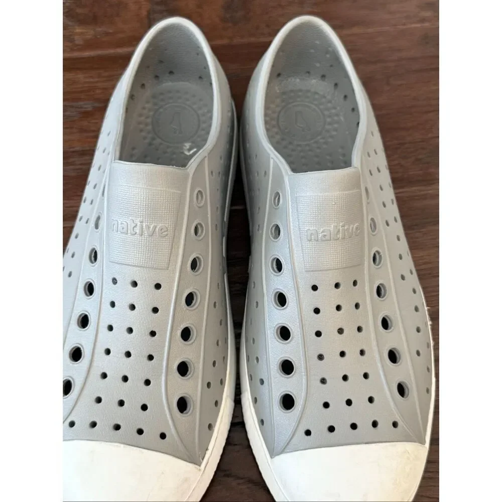 Native Jefferson Women’s Gray Slip on Shoes size 9 - Picture 3 of 5